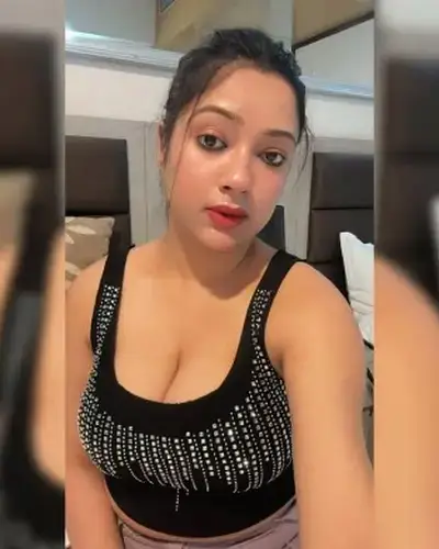 Call Girls Service Mominpura